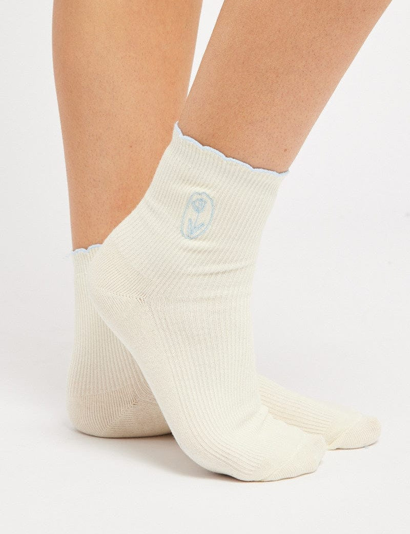 White Floral Embroidery Socks - Àlainn Fashion